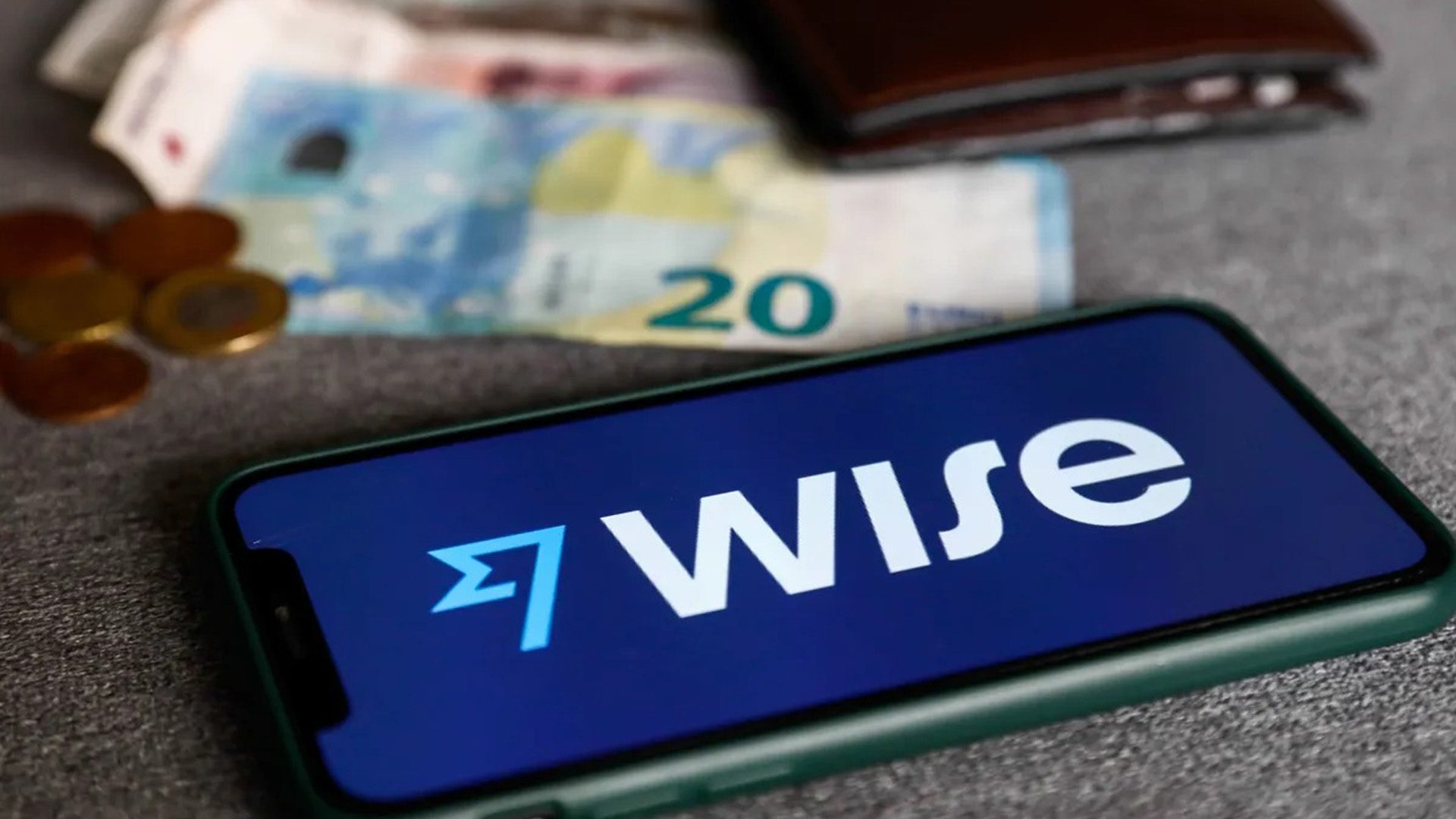 wise-celular-dinheiro